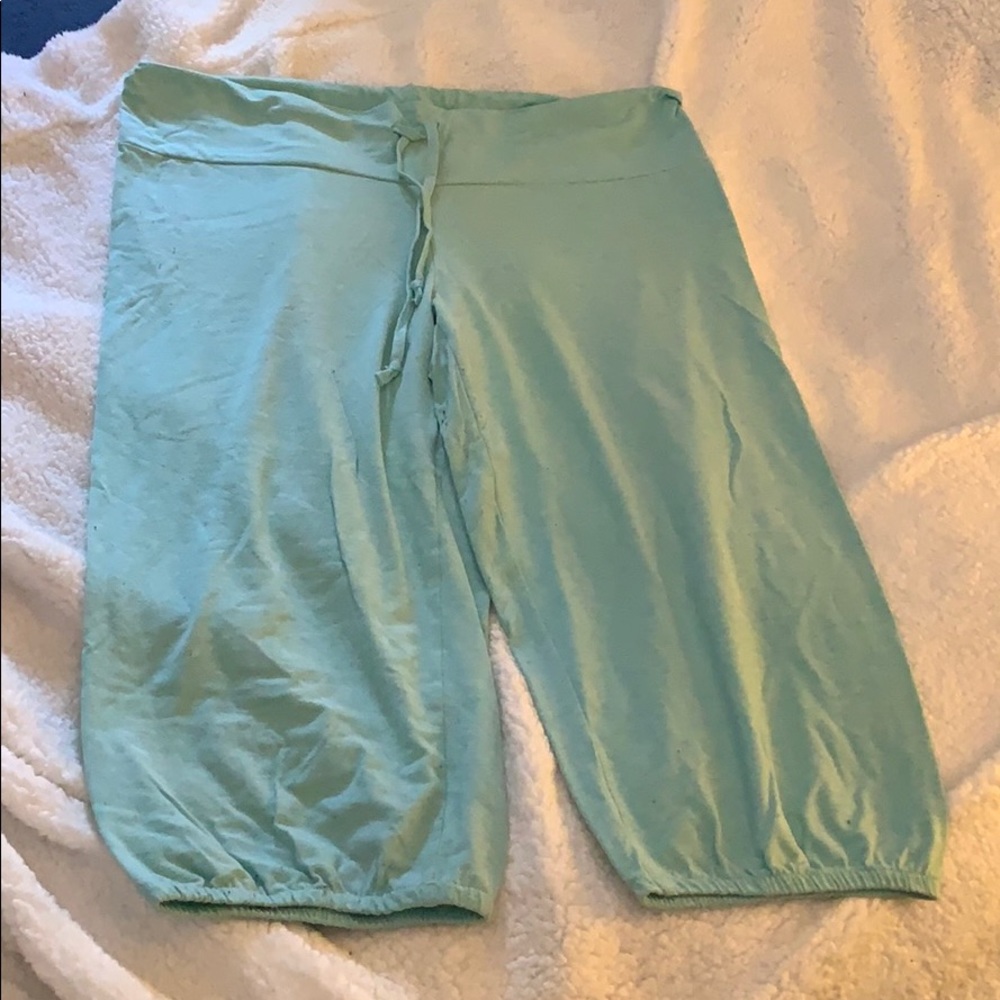 Live2Lounge Green PJ Capris